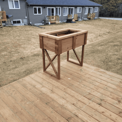 Standing planter box